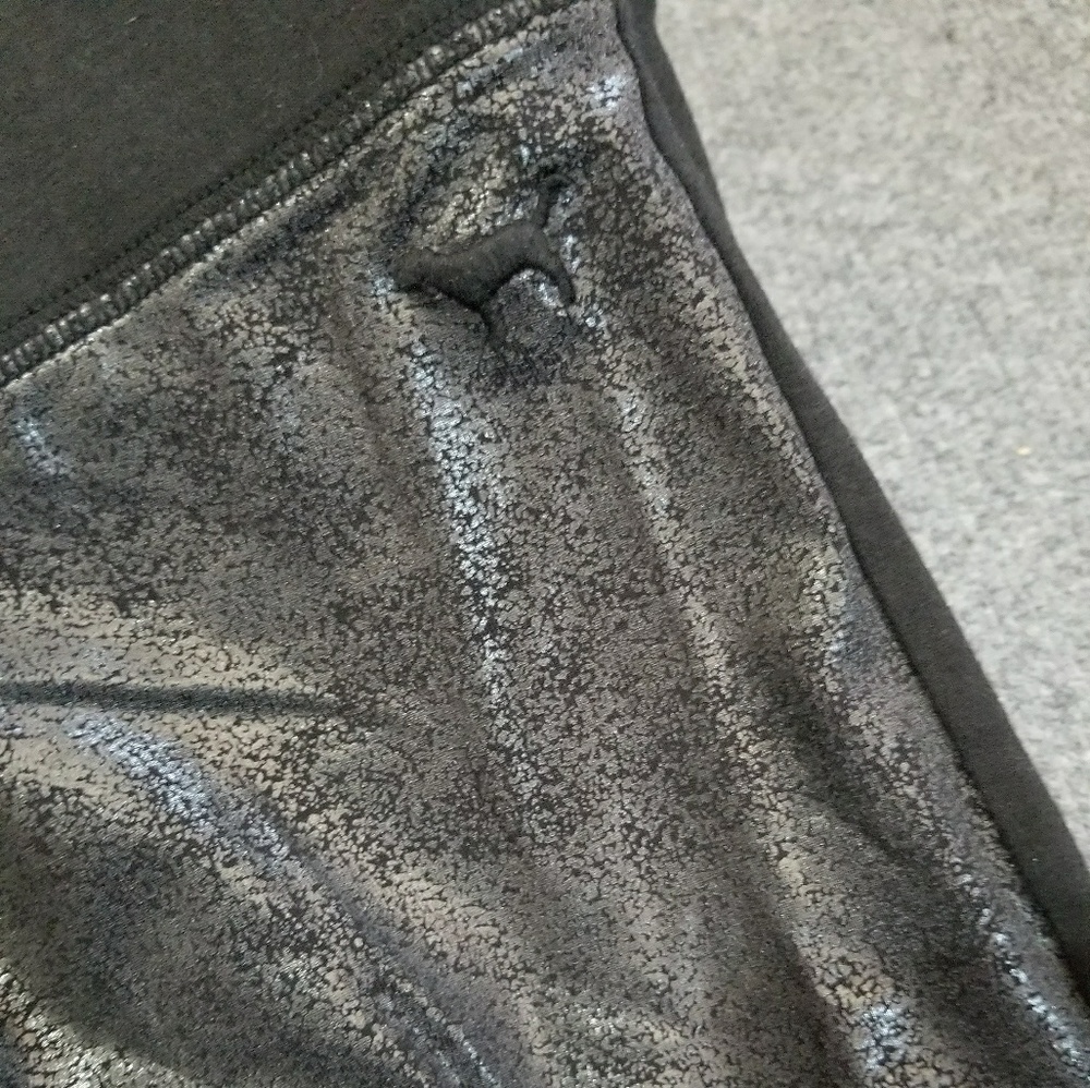 VS Pink leggings